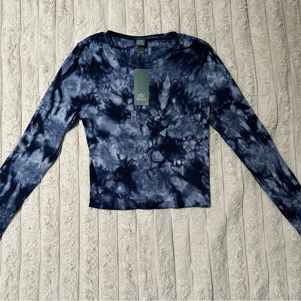 Wild Fable Navy Tie-Dye Long Sleeve Tee